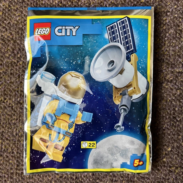 LEGO City Sally Stardust's Satellite Toy 952205 Polybag 22 Pieces NEW FREE P&P