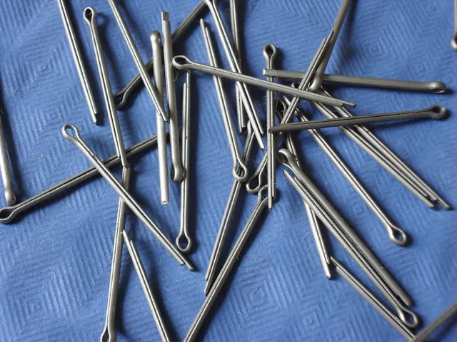 A2 Stainless Steel Cotter Split Pins Securing Pins 1.6mm x 28mm 2