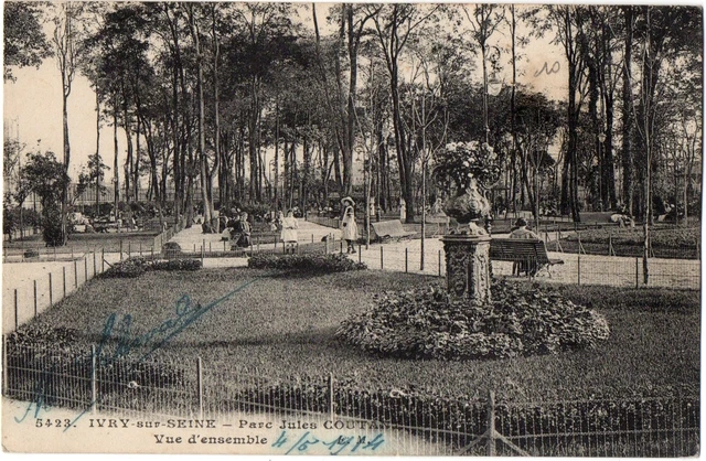 CPA 94 - IVRY SUR SEINE (Val de Marne) 5423. Parc Jules Coutant. Vue d'ensemble