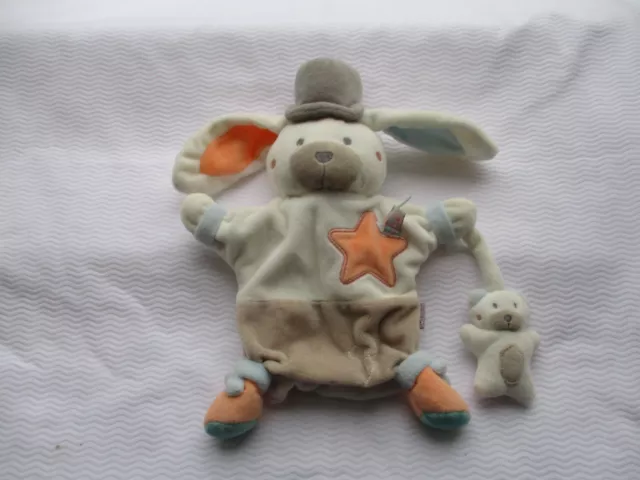 Doudou marionnette lapin BEBE9 chapeau gris   blanc beige orange BEBE 9