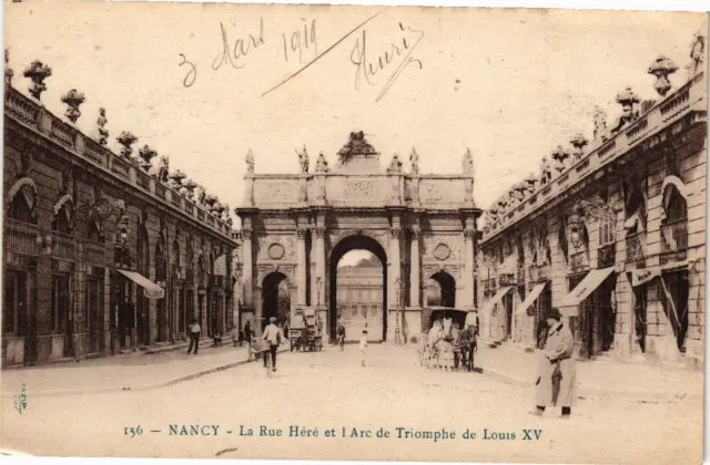 CPA Nancy-La Rue Héré et l'Arc de Triomphe de Louis XV (187316)