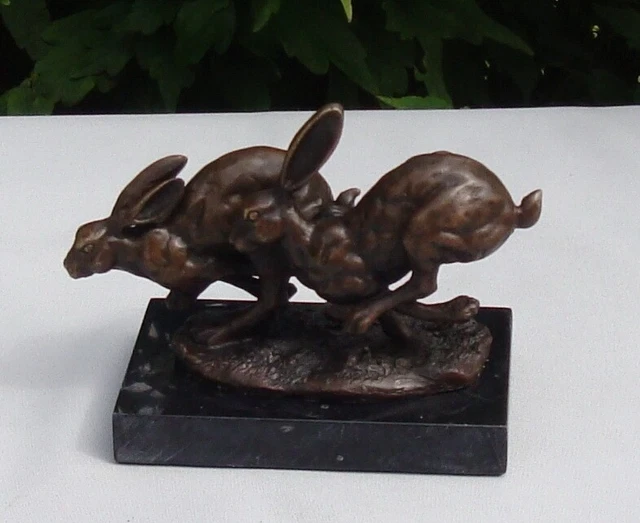 Estatua Conejo Liebre Fauna Art Deco Estilo Art Nouveau Estilo Bronce sólido Fir