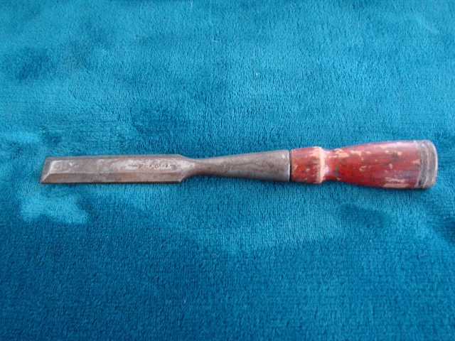 Vintage Buck Bros 3/4 Inch Wide Socket Chisel W Bevel Sides.