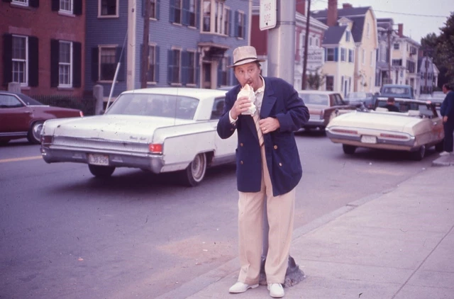 BR8-920 1970s BEWITCHED ACTOR FILMING SCENE IN STREET ORIG 35MM COLOR SLIDE