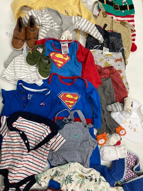 Baby Boy/unisex Clothing Bundle Size  Up To 1 Month And Newborn