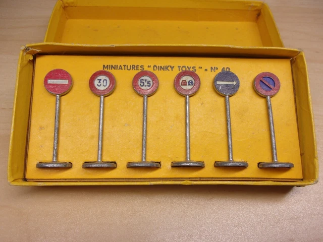 Coffret Dinky Toys N°40 Panneaux Signalisation – 1/43, Métal, Boîte D'origine, Jamais Joué