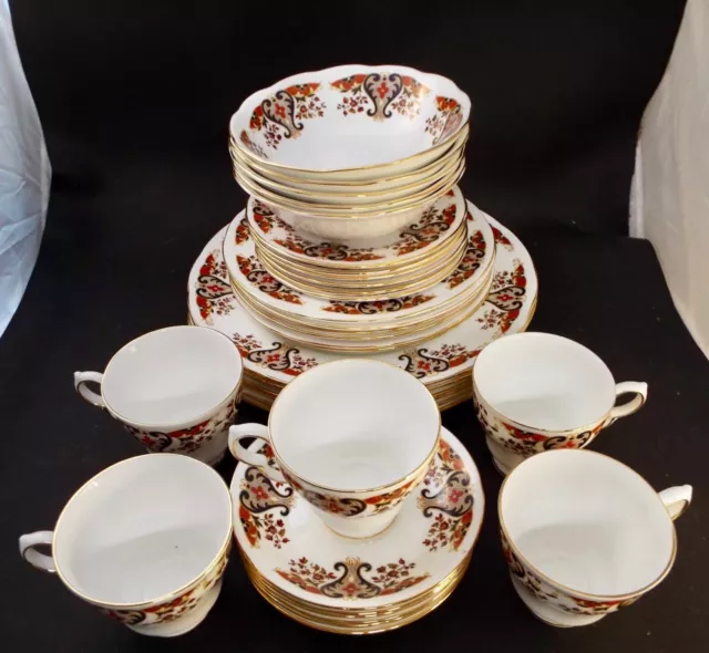 Colclough Royale  Bone China Dinner, Tea & Dessert - 34 pieces 3