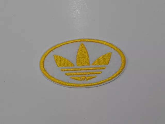 Parche bordado para coser estilo Adidas 8/4 cm  adorno ropa personalizada