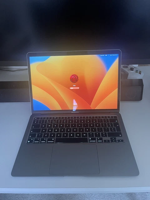 MacBook Air M1 (256GB, 8GB, Silver)