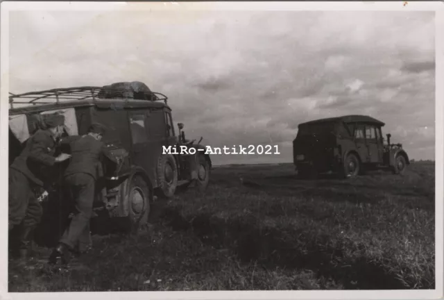 Foto, Wk2, Funkwagen der Funker steckt im Morast fest (N)50335