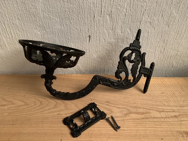 Vintage Cast Iron Wall Mount Oil Lamp Lantern Swing Arm Holder with Bracket Jm7