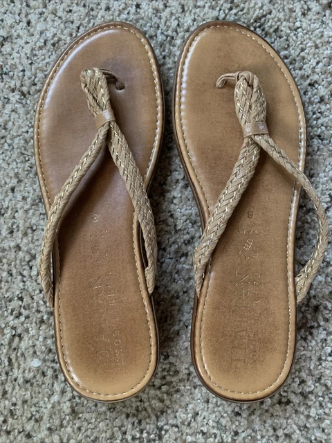 ITALIAN SHOEMAKERS Tan Flip Flop Thong Sandals Gold Sparkly Embellished Sz 8 VGC