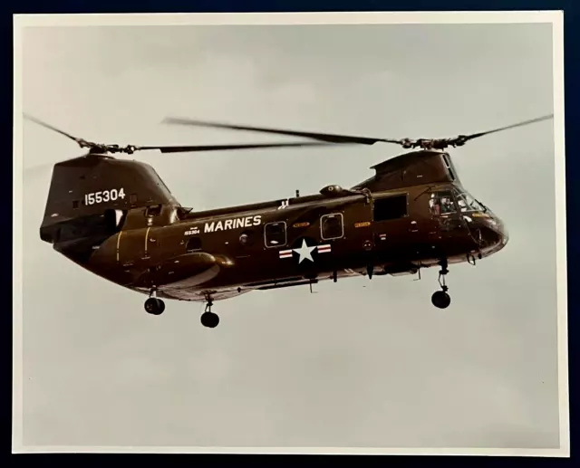 USMC Boeing Vertol CH-46A Sea Knight Helicopter 8 x 10 Real Color Photo