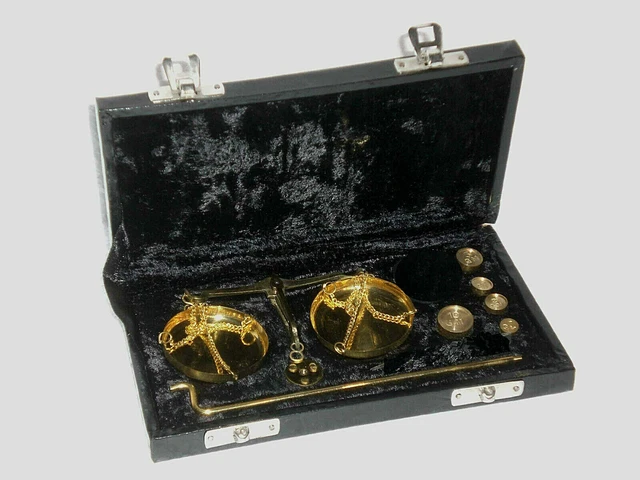 nostalgische Apothekerwaage Goldwaage Waage mit 5 Gewichte von 1g - 10g 4