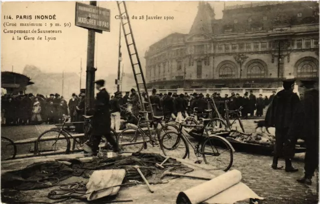 CPA AK PARIS INONDE 114 Camp de Resuveteurs Gare de LYON (561812)