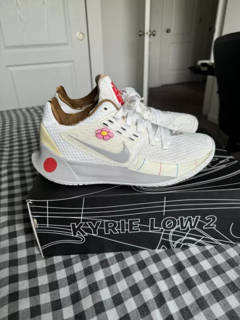 Nike kyrie sandy cheeks hotsell