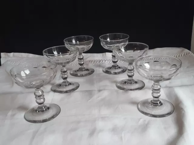 6 Coupes à champagne en cristal de Baccarat Modèle Gondole  Epoque XIXème