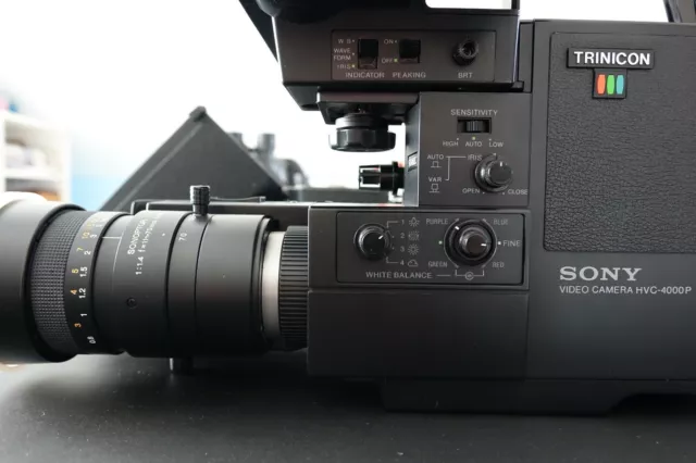 Cámara de video Sony HVC 4000 P. Nueva sin estrenar, con bolso e instrucciones.