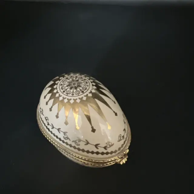 Estee Lauder Private Collection Egg Shaped Keepsake Box  With  Gold Stunning!
