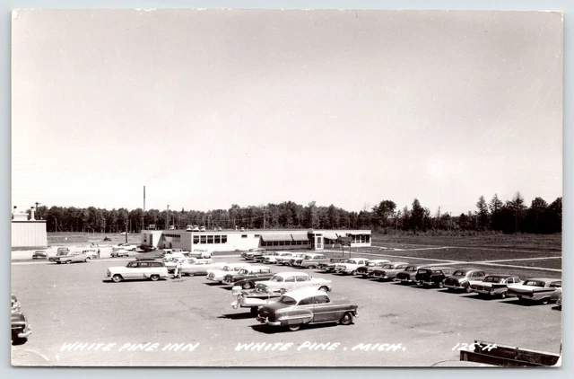 White Pine Inn MI Fantastic 1950s Cars~Rambler~Station Wagons~Motorboat~RPPC