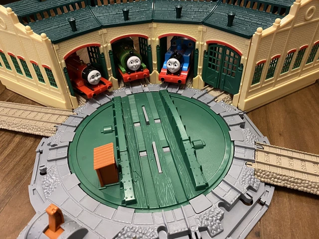 THOMAS THE TANK Engine Trackmaster Trains Tidmouth Sheds Set 122 00 thomas-the-tank-engine-trackmaster-trains-tidmouth-sheds-set-122-00