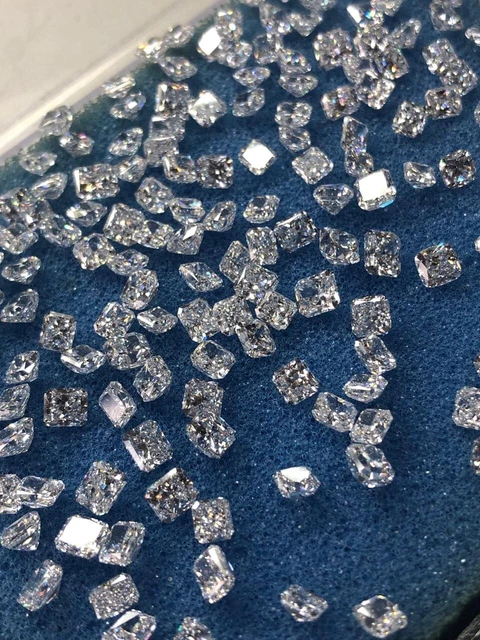 Diamant Naturel 0,30 Carats – Certifié GIA, Couleur F, Clarté VS1, Taille Radiant
