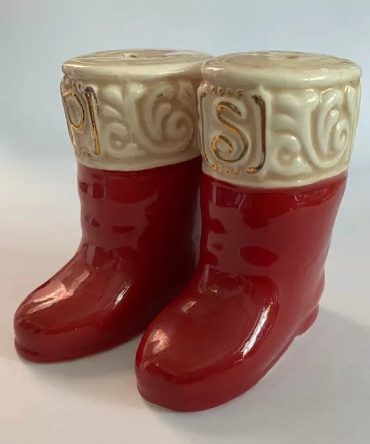 Saleron Saliere Et Poivriere Barbotine Forme Bottes De Pere Noel