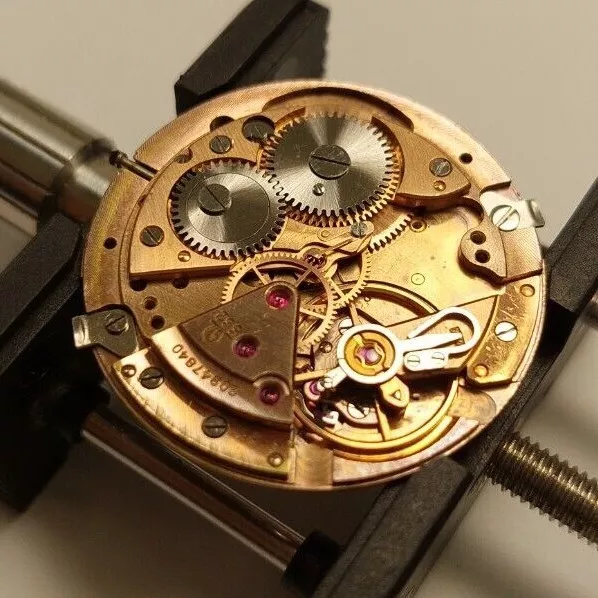 Mechanical watch movement used parts - cal. Omega 562 automatic - 550 series