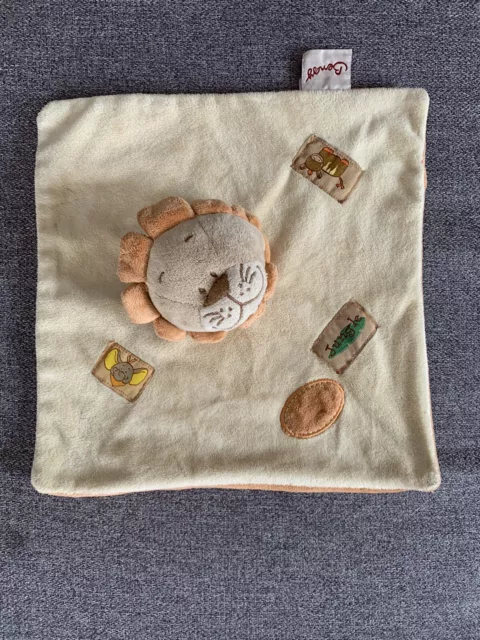 Doudou Plat Bengy Lion Jungle Jaune Creme Orange Carre Tbe