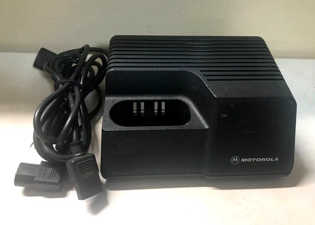 Motorola NTN4734A Saber Desktop Battery Charger with Power Cable Motorola NTN4734A Saber Desktop Battery Charger with Power Cable
