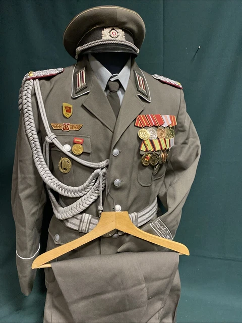 KONVOLUT NVA PARADE Uniform Offiziere MFS Wach-Rgt.F.Dzierzynsky DDR ...
