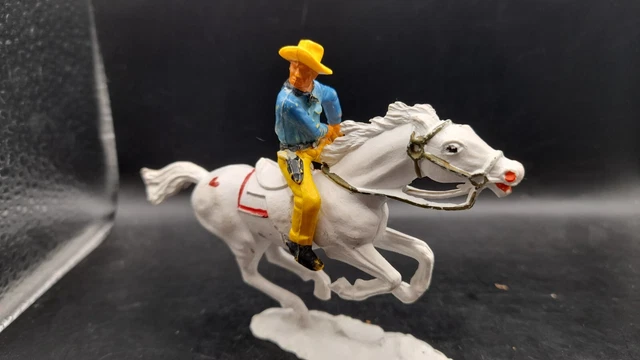 STARLUX   /  COWBOY remonté sur cheval COFALU /  1,32 ème