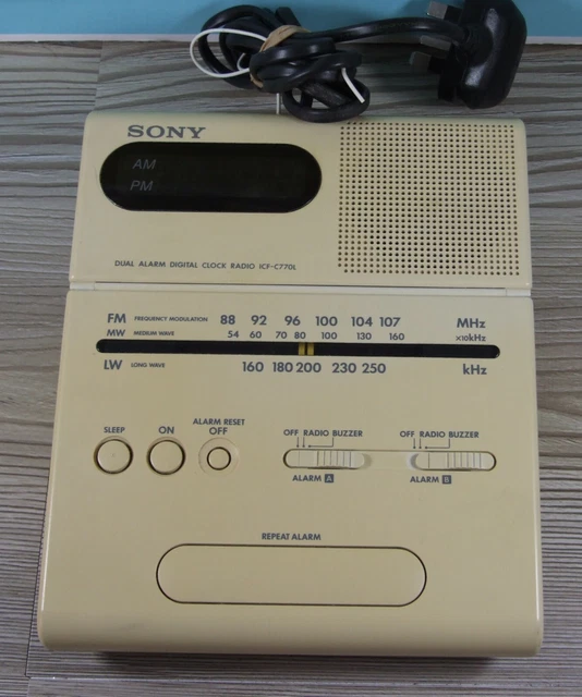 VINTAGE SONY DUAL Alarm Digital Clock Radio model ICF C770L Working £8