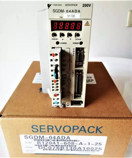 One Yaskawa SGDM-04ADA Servo Drive SGDM04ADA New In Box Expedited Shipping
