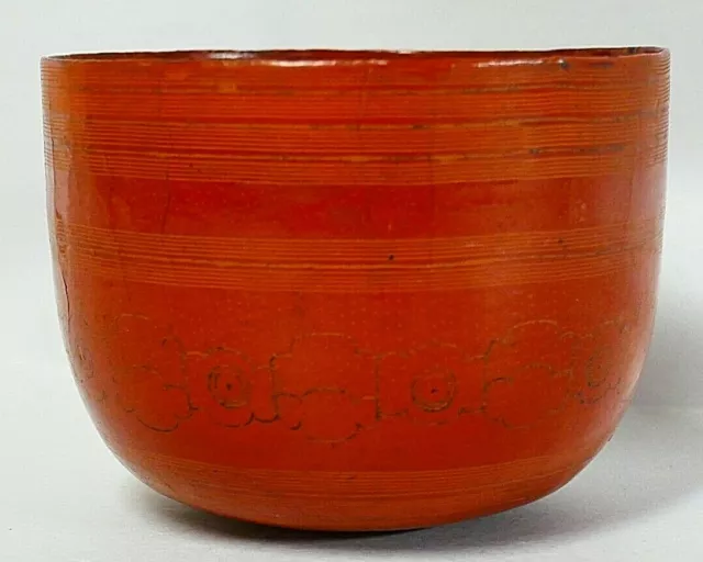 Antique Burmese Yun red lacquerware bowl in good condition