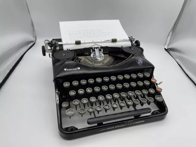Original Vintage 1935 Triumph Perfekt Portable Black Typewriter & Case Working
