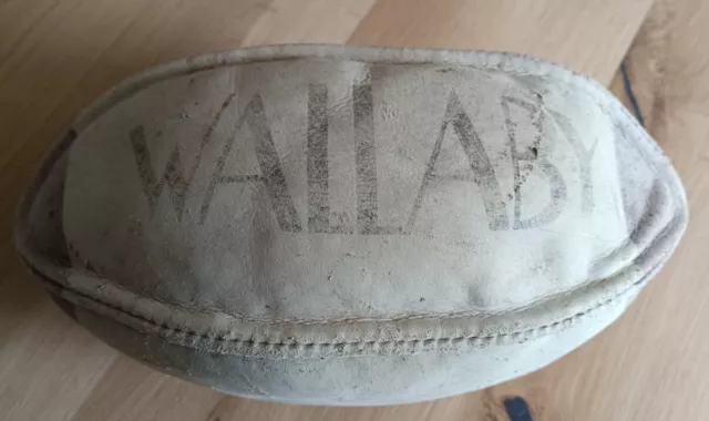 Ballon de rugby ancien WALLABY 2