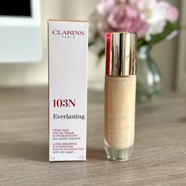 Clarins Everlasting lang tragende & feuchtigkeitsspendende Foundation 30ml - 103N