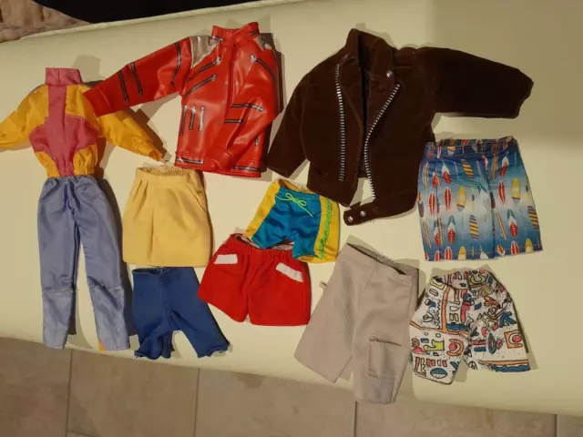 Lot 10 Vetements Poupee Mannequin Homme Ken De Barbie Et Autres Blousons Shorts