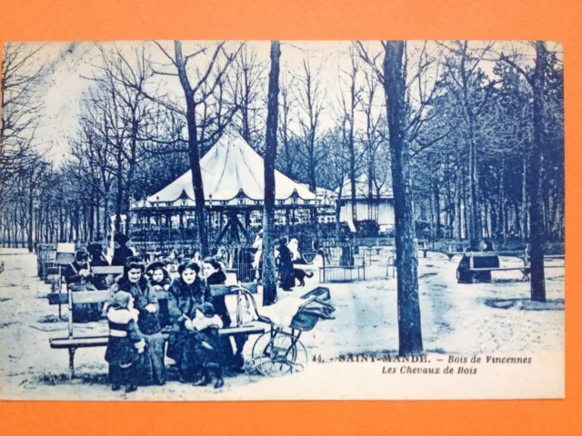 cpa 94 - SAINT MANDÉ Bois de Vincennes LES CHEVAUX de BOIS Manège Kiosque