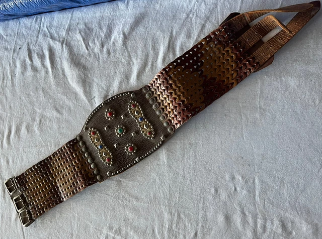 Vintage Jeweled Leather Triple Buckle Motorcycle Riding Kidney Belt 28”-31”