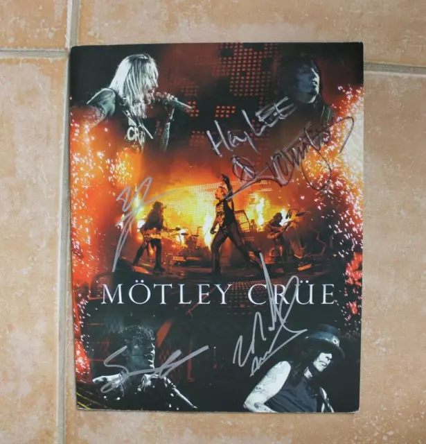 Motley Crue SOLA Tour Program Signed Nikki Sixx Tommy Lee Mick Mars & Vince Neil