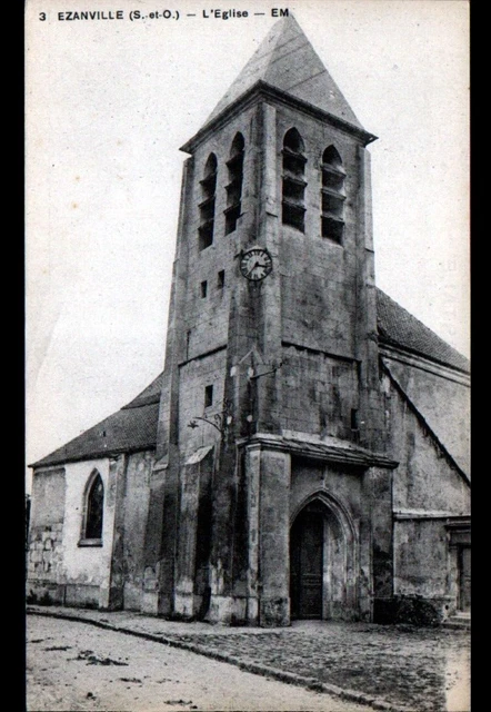 EZANVILLE (95) Façade de l'EGLISE début 1900