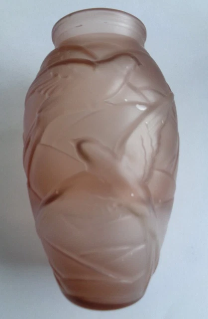 Art Deco Vase Schwalben Mauersegler Dekor, Pressglas,Schneevogt Frankfurt,antik