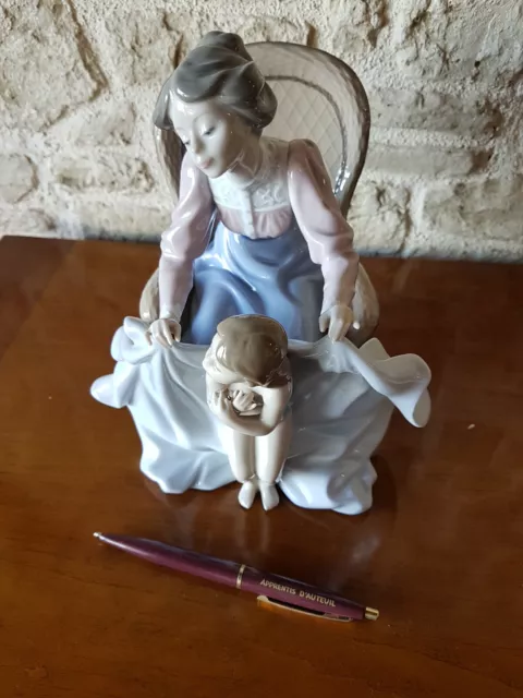 Figurine Lladro Espagne  Figurine 5715 Mommy It's Cold