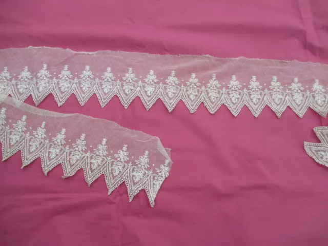 Fin volant dentelle tulle brodé ancien 1900 1,16 m x 8 cm