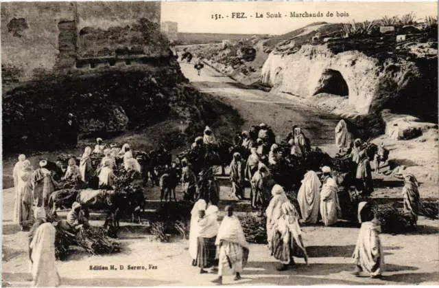 CPA AK MAROC FEZ - Le Souk - Marchands de bois (93000)