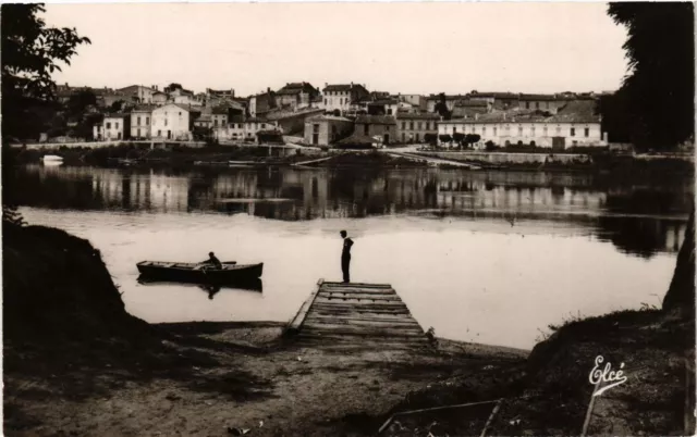 CPA CASTILLON sur DORDOGNE Les Bords de la DORDOGNE (336237)