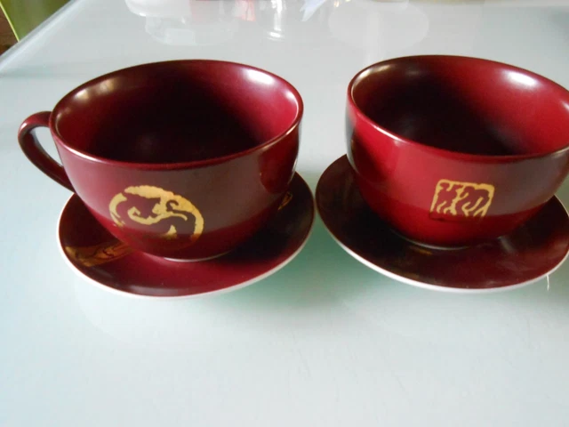 Lot de 6 tasses et 6 soucoupes en porcelaine signé Geneviève Lethu