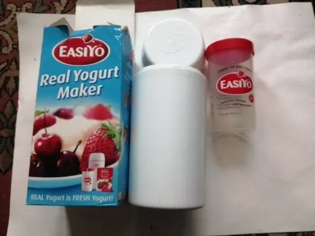 Easiyo Yoghurt Maker With Pot used good original box White